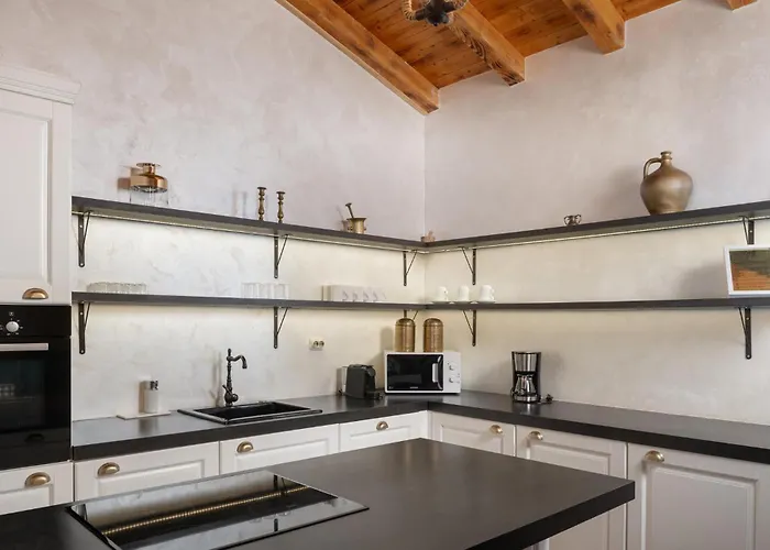 Nyaraló Paula Ugljan